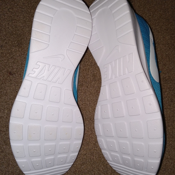 $20 women's nike size 9 - Picture 4 of 4